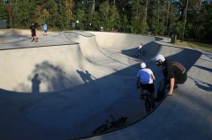 The Woodlands Skate Park - Bear Bran...